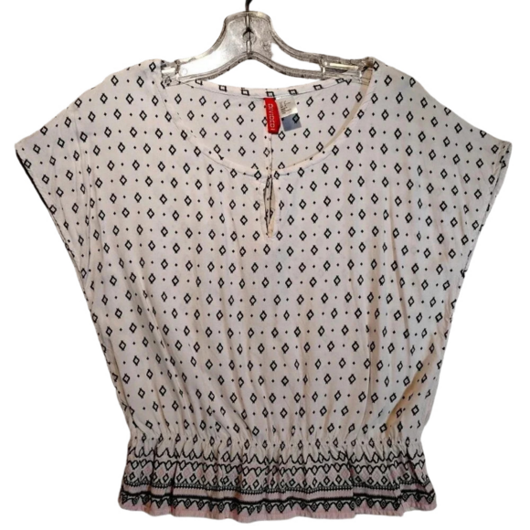 H & M Divided Tops - H &  M Divided White with Black Diamonds 1/4 Sleeve Blouse Size 8